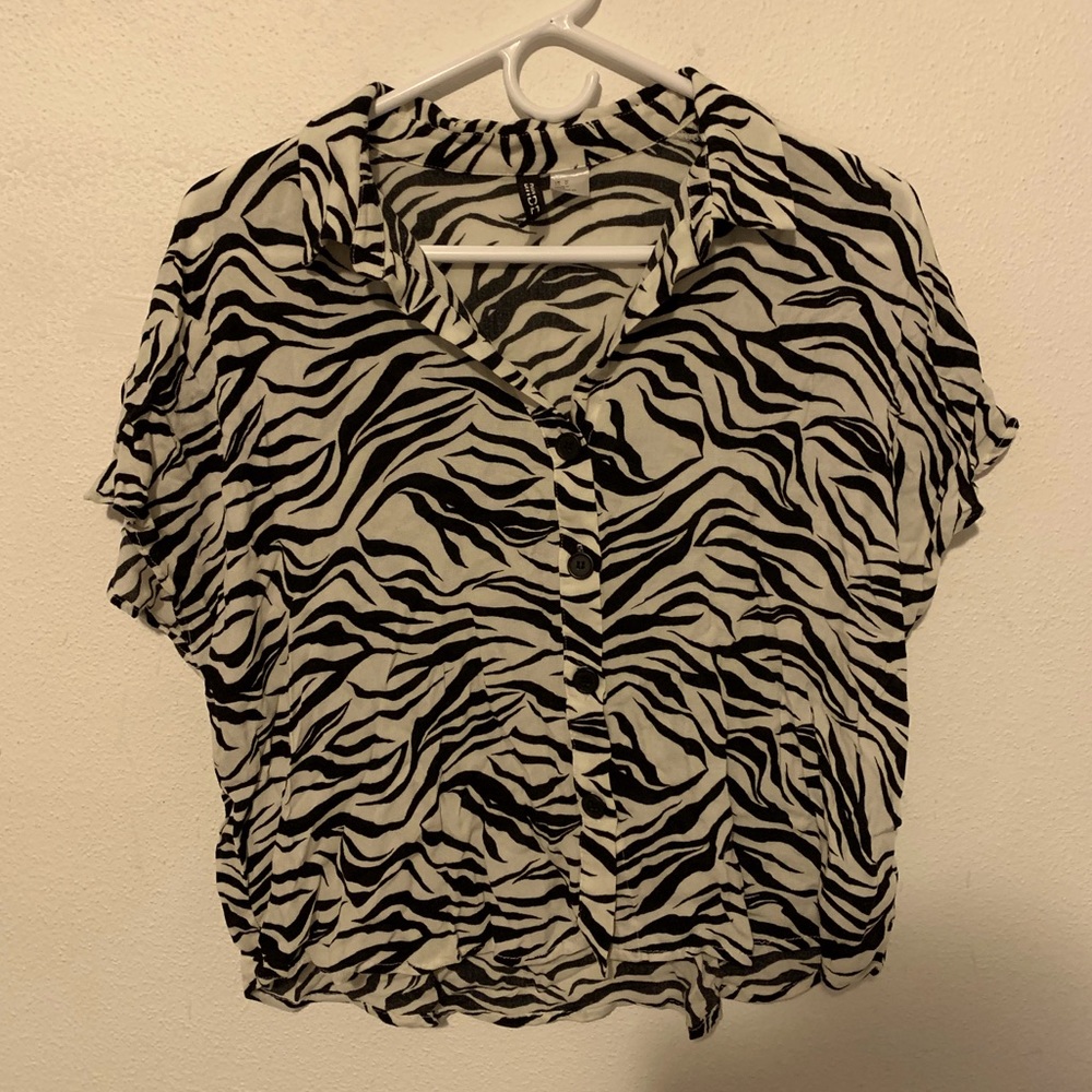Size medium zebra print blouse